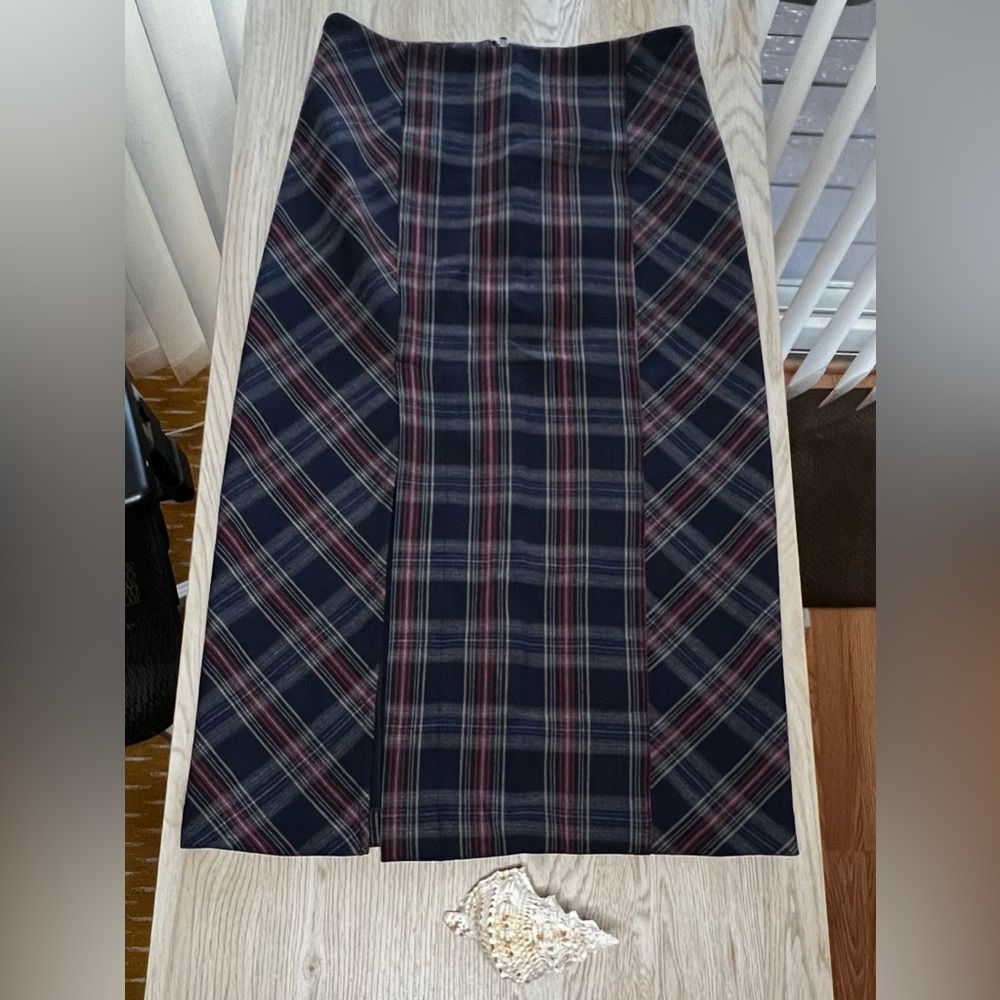 New midi skirt with label